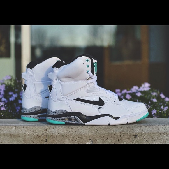Nike Air Command Force - Hyper Jade Size 10M w/Box - Picture 6 of 7